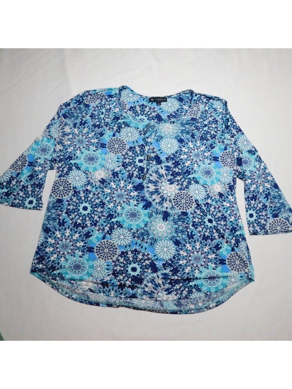 N Touch Blouse Womens Large Blue Teal Medallion Floral Top 3/4 Sleeve Keyhole L